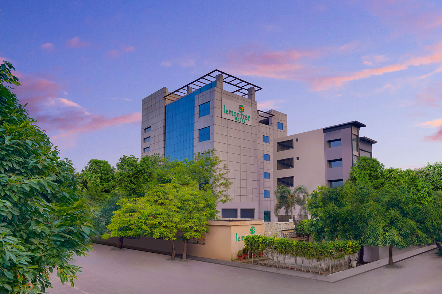 hotels in noida